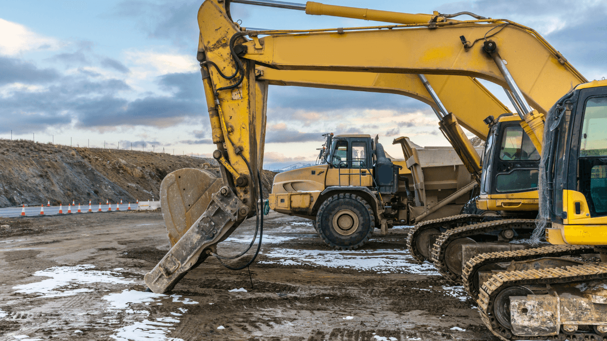 5 Strategies to Improve Construction Equipment Management